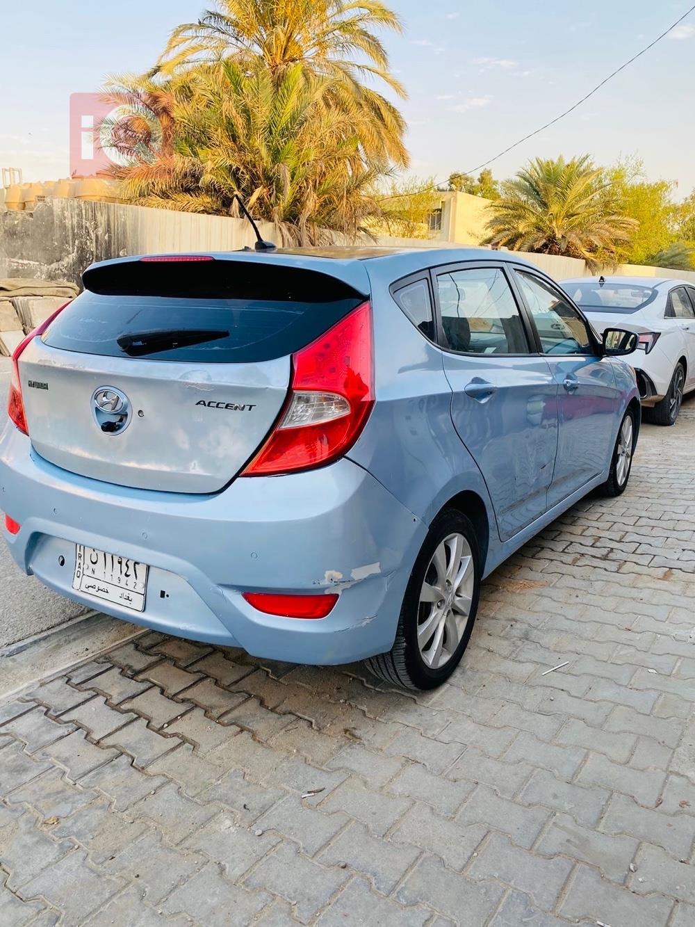 هیوندای ئەکسنت هاچباک